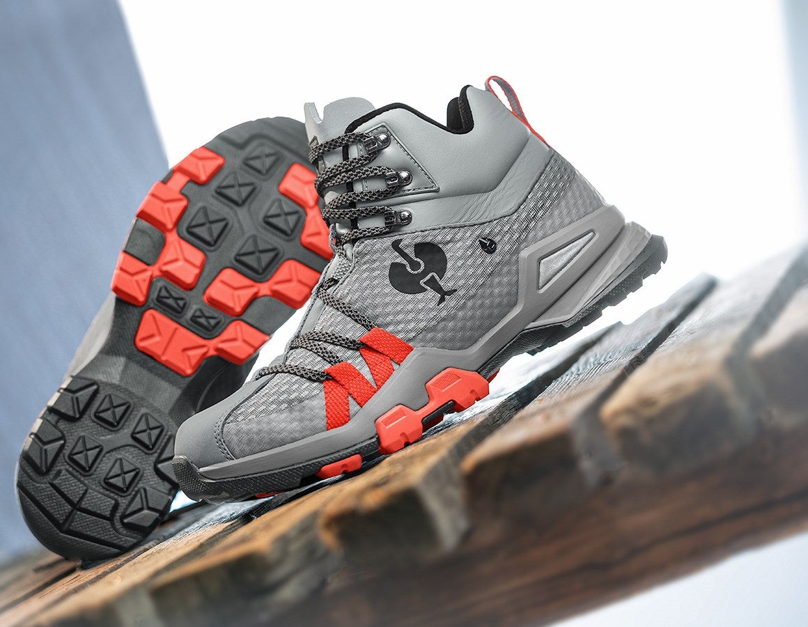 Main action image O2 Work shoes e.s. Kobuk mid pearlgrey/solarred
