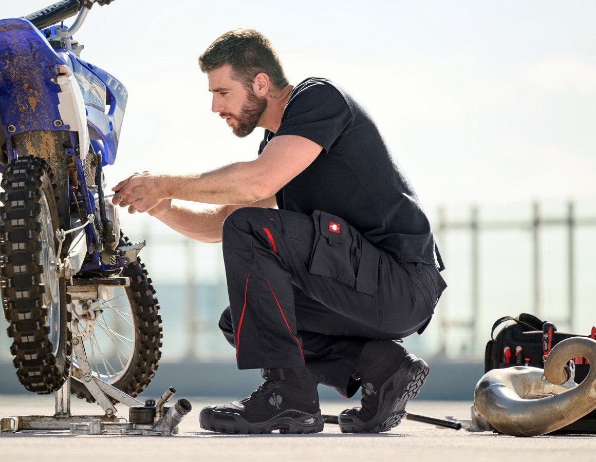 Additional image 2 Trousers e.s.motion DIY black/straussred