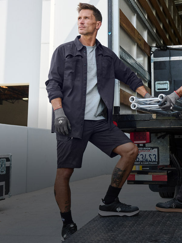 people wearing the strauss e.s.t:aktik