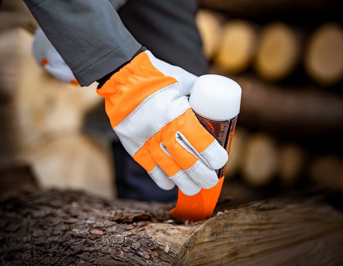 Main action image Leather forestry cut protection gloves 9