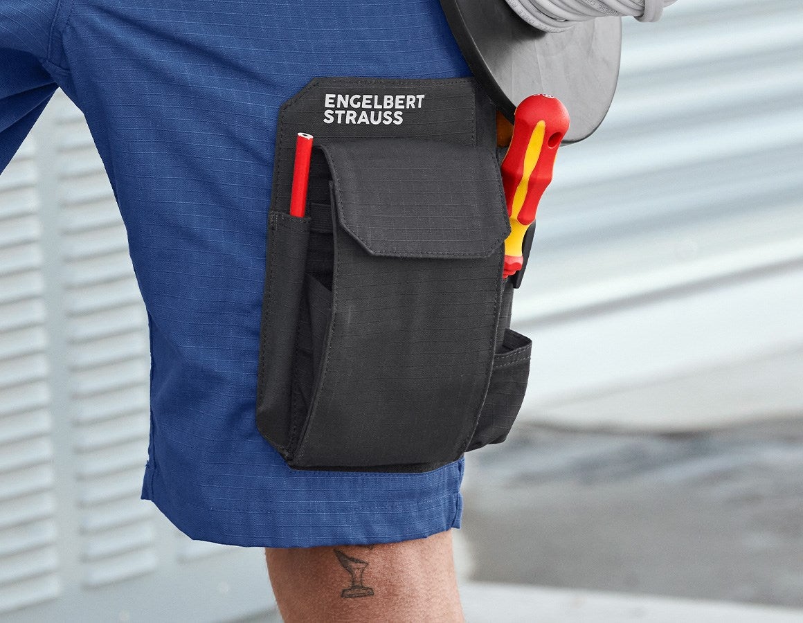 Main action image Multipocket e.s.tool concept black