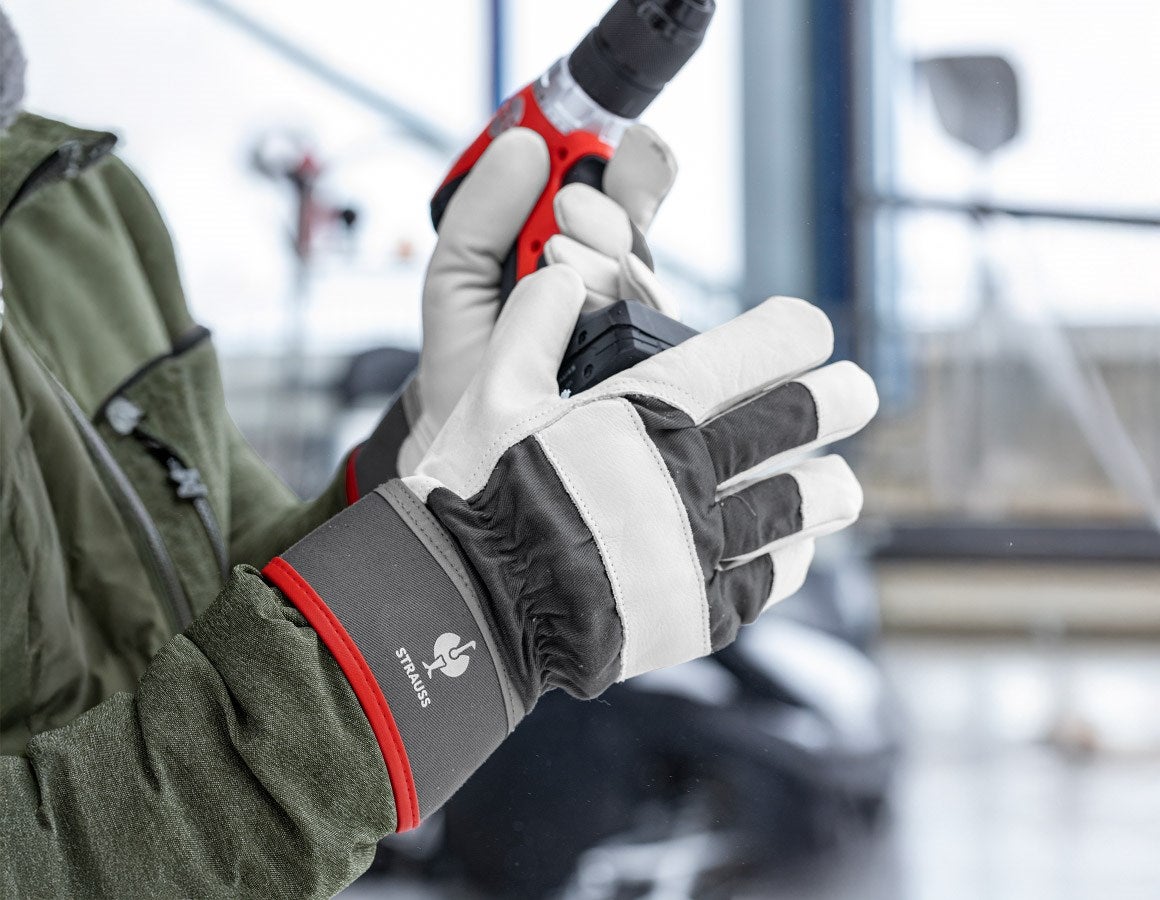 Main action image Grain leather winter gloves Yukon 9