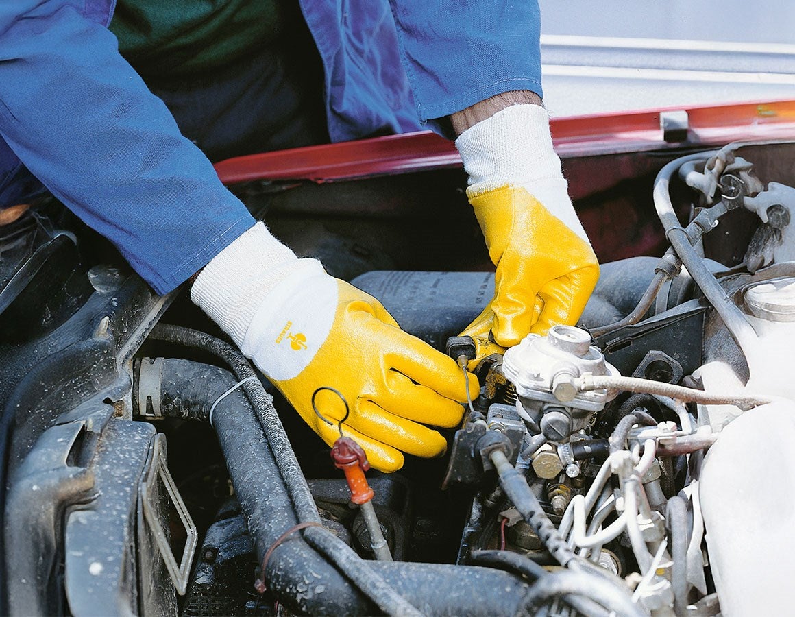 Main action image Nitrile gloves Monza 6