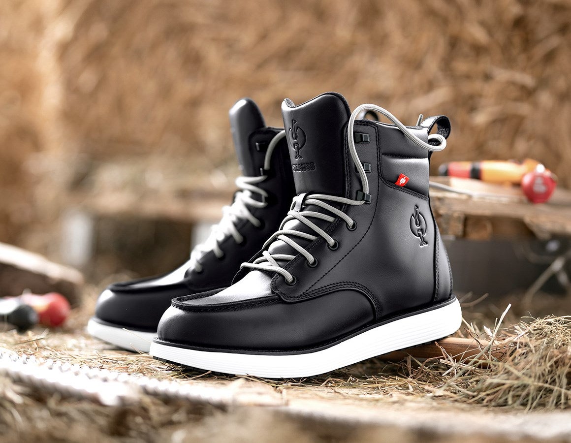 Main action image O2 Work boots e.s. Boulder mid black