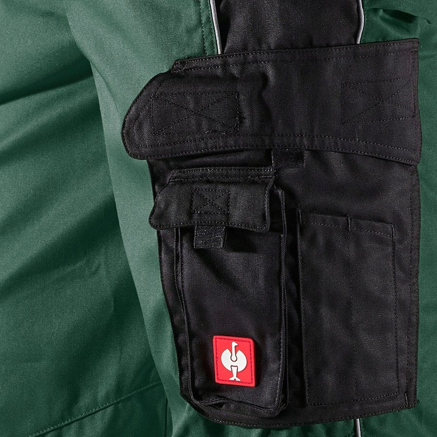 Detailed image 3/4 length trousers e.s.active green/black