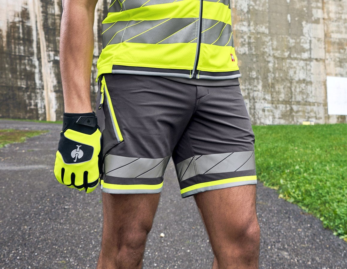 Main action image Reflex functional shorts e.s.ambition anthracite/high-vis yellow