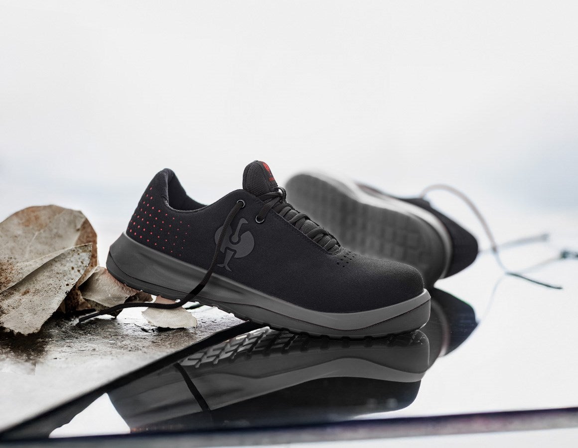 Main action image S1P Safety shoes e.s. Banco low black