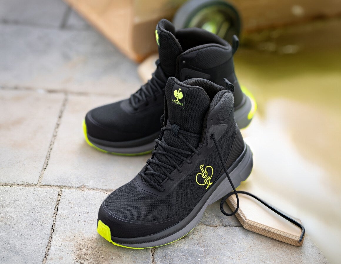 Main action image S1 Safety boots Strauss.1003 mid black/high-vis yellow