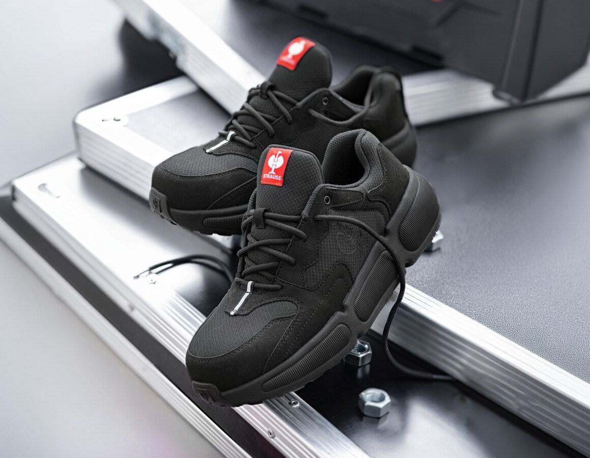 Main action image S1 Safety shoes Strauss.1004 low black