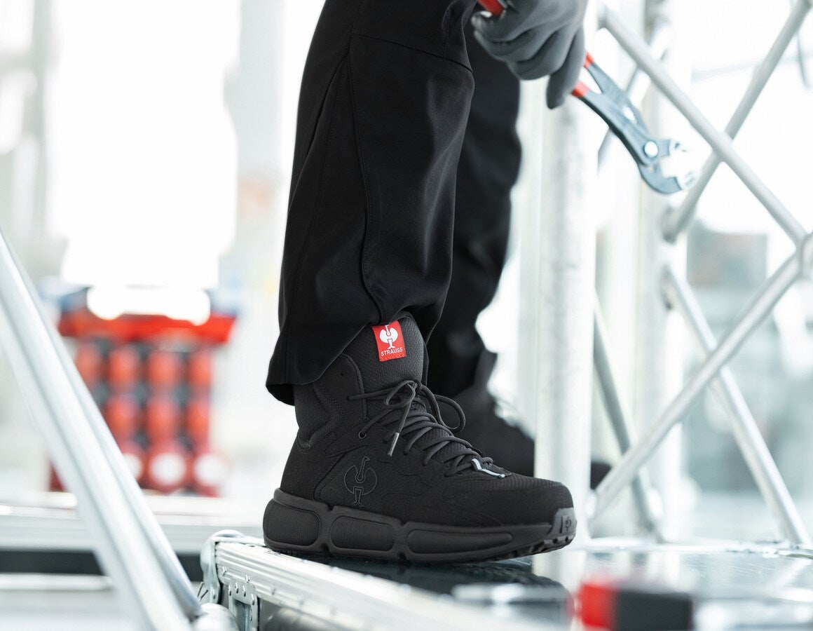 Additional image 2 S1 Safety boots Strauss.1004 mid black