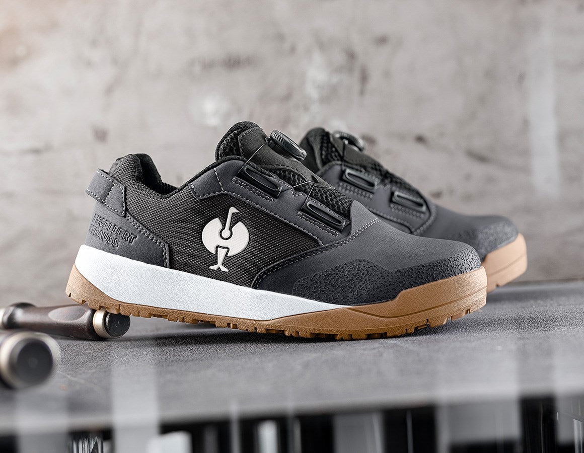 Main action image S1 Safety shoes e.s. Nakuru low carbongrey/white