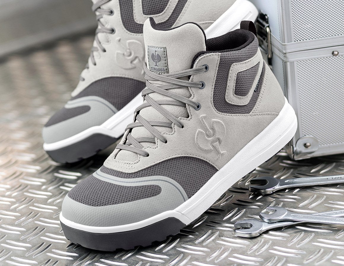 Main action image S1 Safety boots e.s. Vasegus II mid anthracite