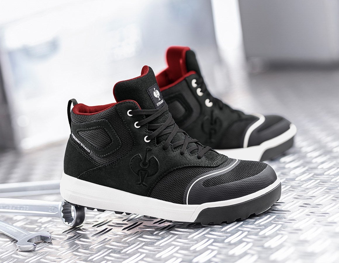 Main action image S1 Safety boots e.s. Vasegus II mid black/white