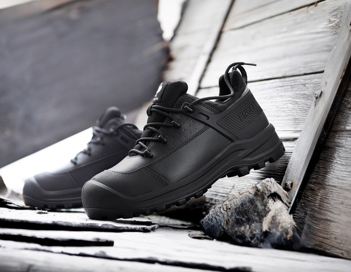 Main action image S3 Safety shoes e.s. Katavi low black