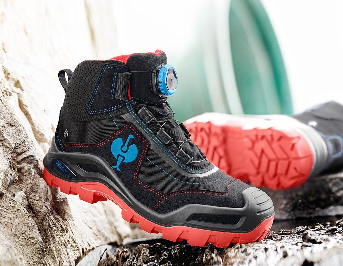 Main action image S3 Safety boots e.s. Kastra II mid black/fiery red/gentianblue