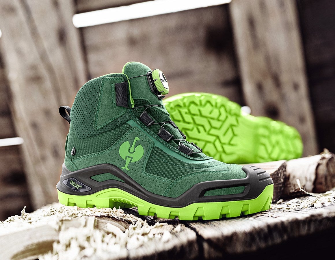 Main action image S3 Safety boots e.s. Kastra II mid green/seagreen