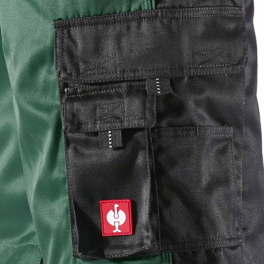 Detailed image Short e.s.image green/black