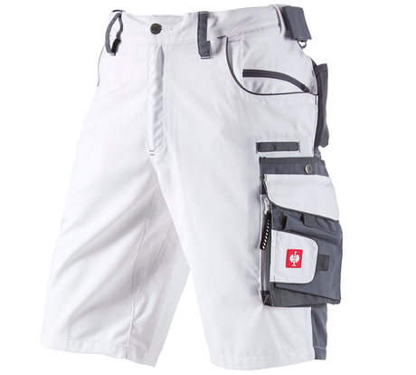 https://cdn.strauss.com/at/assets/sdexporter/images/DetailPageShopify/product/2.Release.3160530/Short_e_s_motion-8989-3-637822487637513456.png