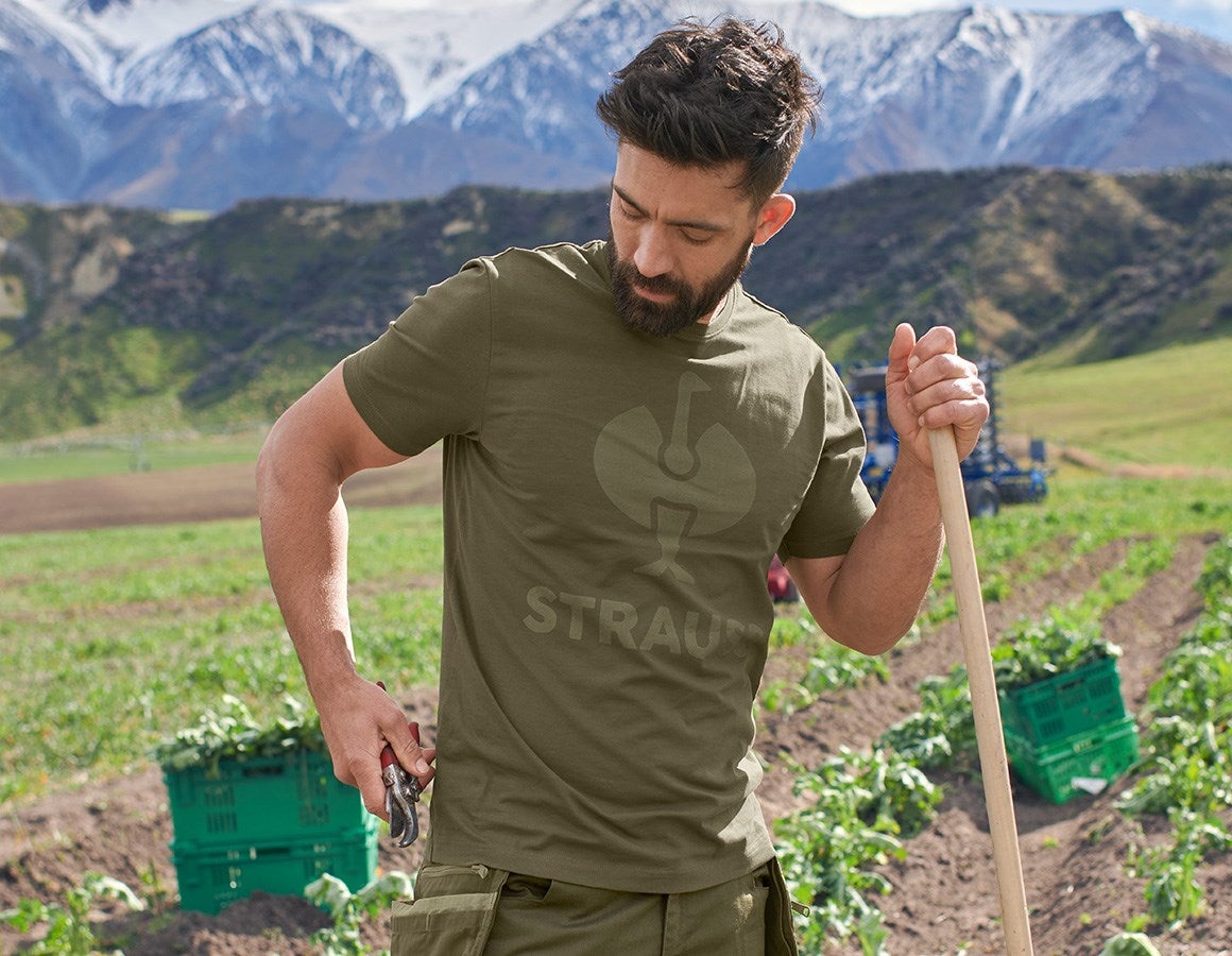 Main action image T-Shirt e.s.concrete mudgreen