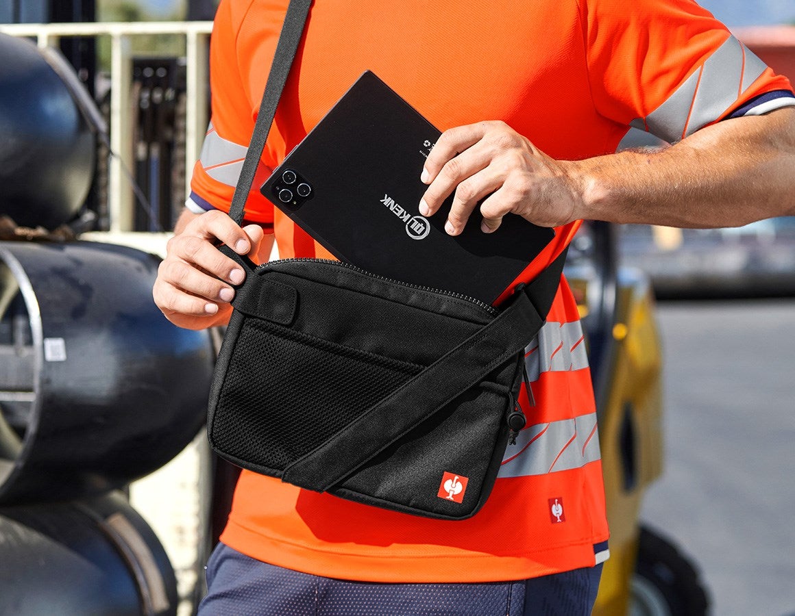 Additional image 1 Cross-body bag e.s.ambition black