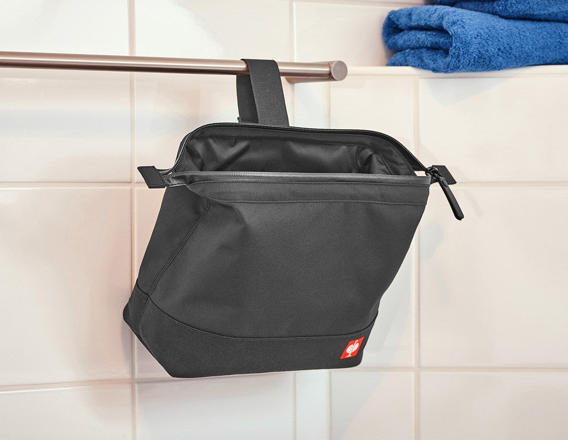 Main action image Washbag e.s.work&travel black