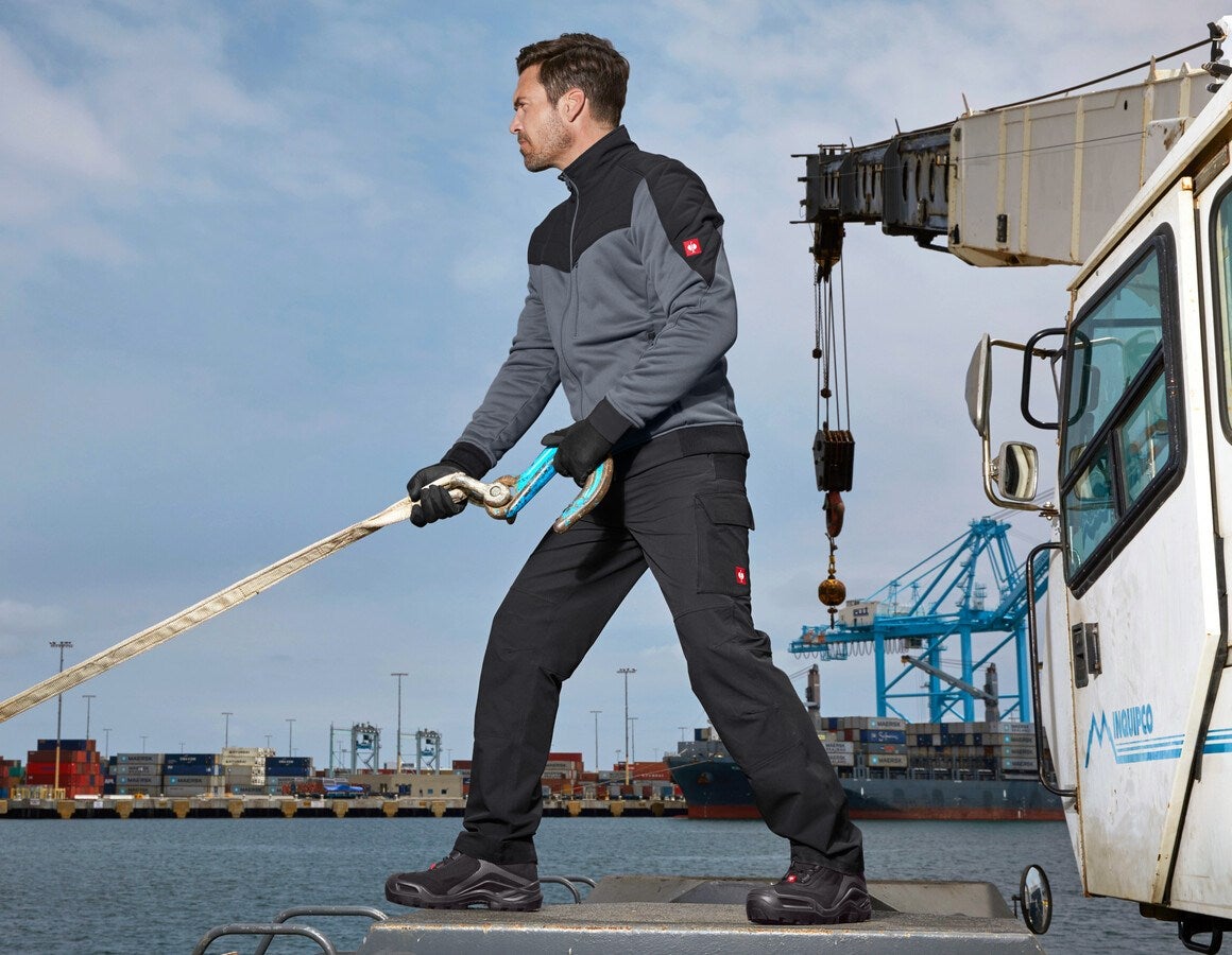 Additional image 1 Winter funct. cargo trousers e.s.dynashield solid black