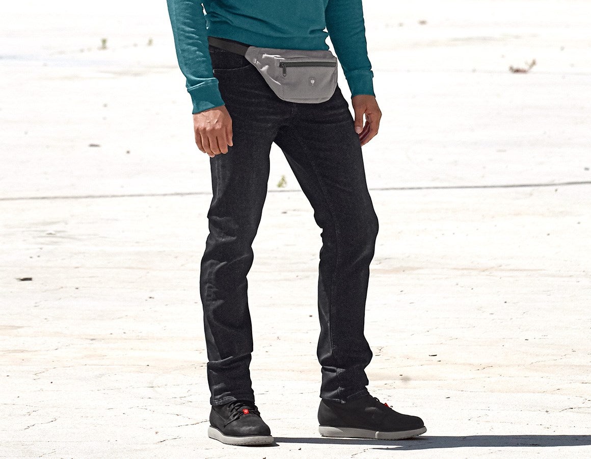 Main action image e.s. 5-pocket jeans jog-denim blackwashed