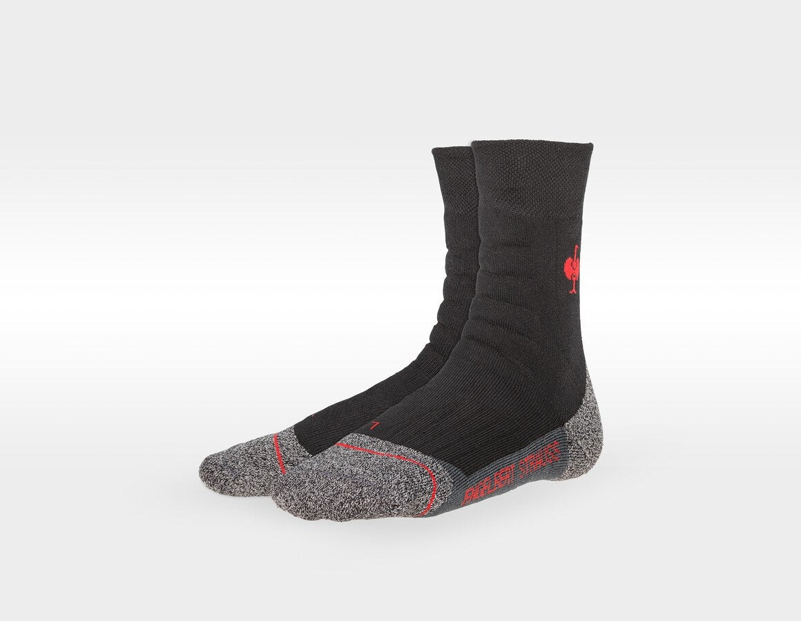 Main action image e.s. Allround socks function x-warm/high black