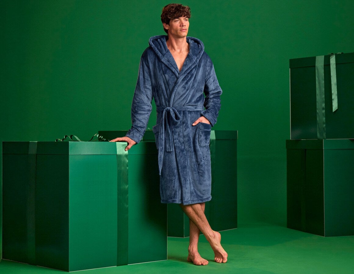 Main action image e.s. Bathrobe nordicblue