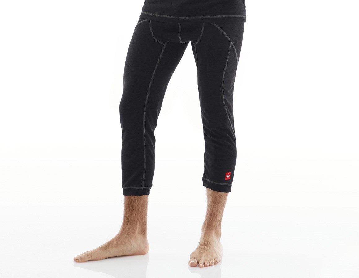 Main action image e.s. functions 3/4-pants basis-warm black