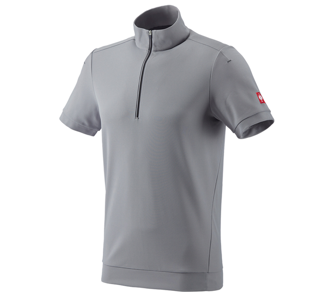 https://cdn.strauss.com/at/assets/sdexporter/images/DetailPageShopify/product/2.Release.3102120/e_s_Funktions_ZIP-T-Shirt_UV-126884-1-637654737668814650.png