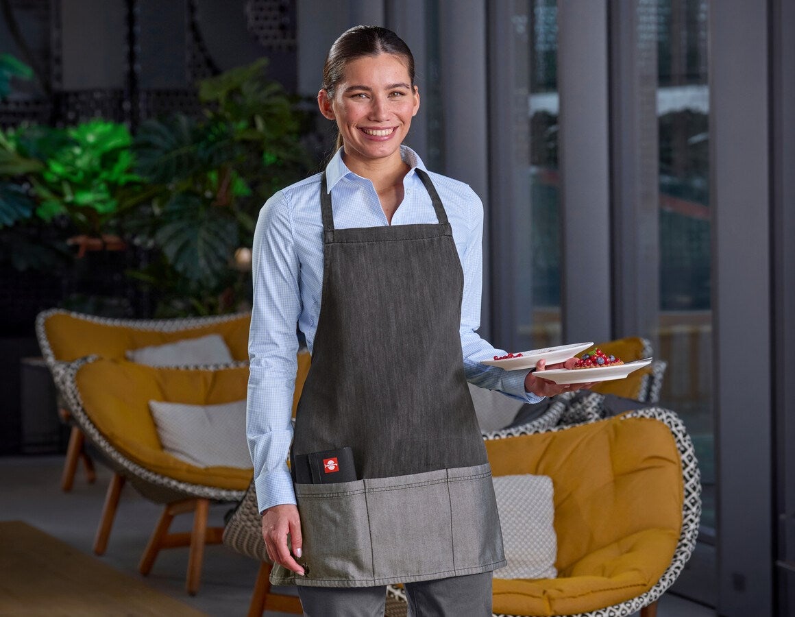 Main action image e.s. Bib Apron denim, short graphitewashed