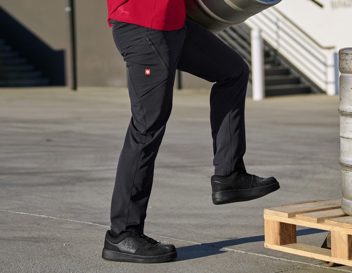 Additional image 1 e.s. Service cargo trousers black
