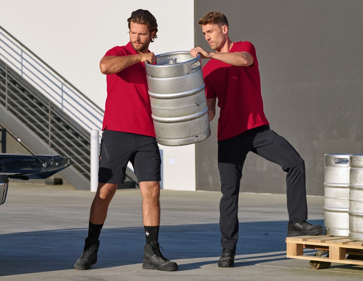 Additional image 2 e.s. Service cargo shorts black