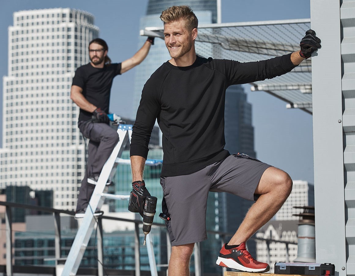 Main action image e.s. Sweatshirt cotton stretch black