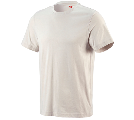 https://cdn.strauss.com/at/assets/sdexporter/images/DetailPageShopify/product/2.Release.3100031/e_s_T-Shirt_cotton-135626-1-637868067652521590.png