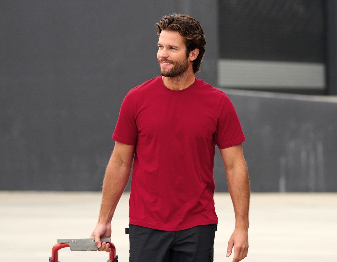 Main action image e.s. T-shirt cotton red