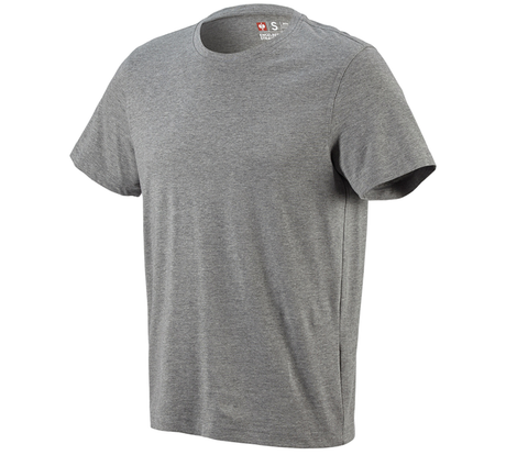 https://cdn.strauss.com/at/assets/sdexporter/images/DetailPageShopify/product/2.Release.3100031/e_s_T-Shirt_cotton-8066-4-637868073208984381.png