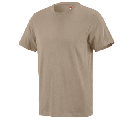 https://cdn.strauss.com/at/assets/sdexporter/images/DetailPageShopify/product/2.Release.3100031/e_s_T-Shirt_cotton-8067-3-637868078711990302.png