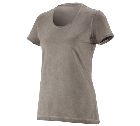 https://cdn.strauss.com/at/assets/sdexporter/images/DetailPageShopify/product/2.Release.3103350/e_s_T-Shirt_vintage_cotton_stretch_Damen-151641-1-637556253828040358.png